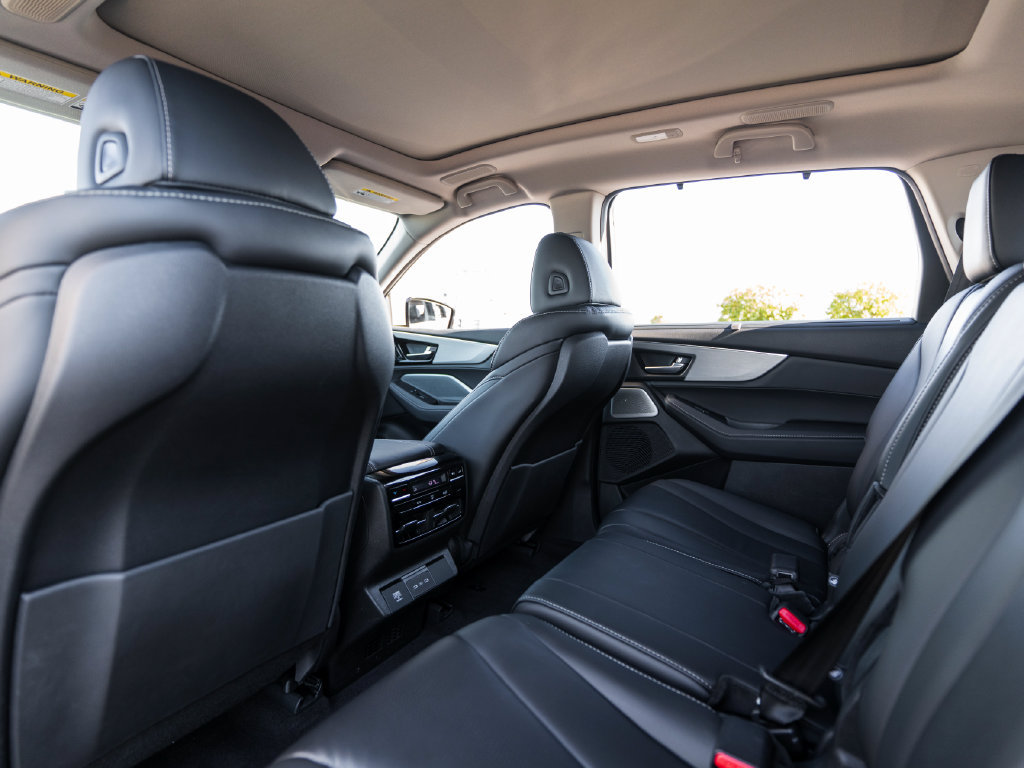 Certified 2025 Acura MDX w/ Technology Package AWD/4WD image 19