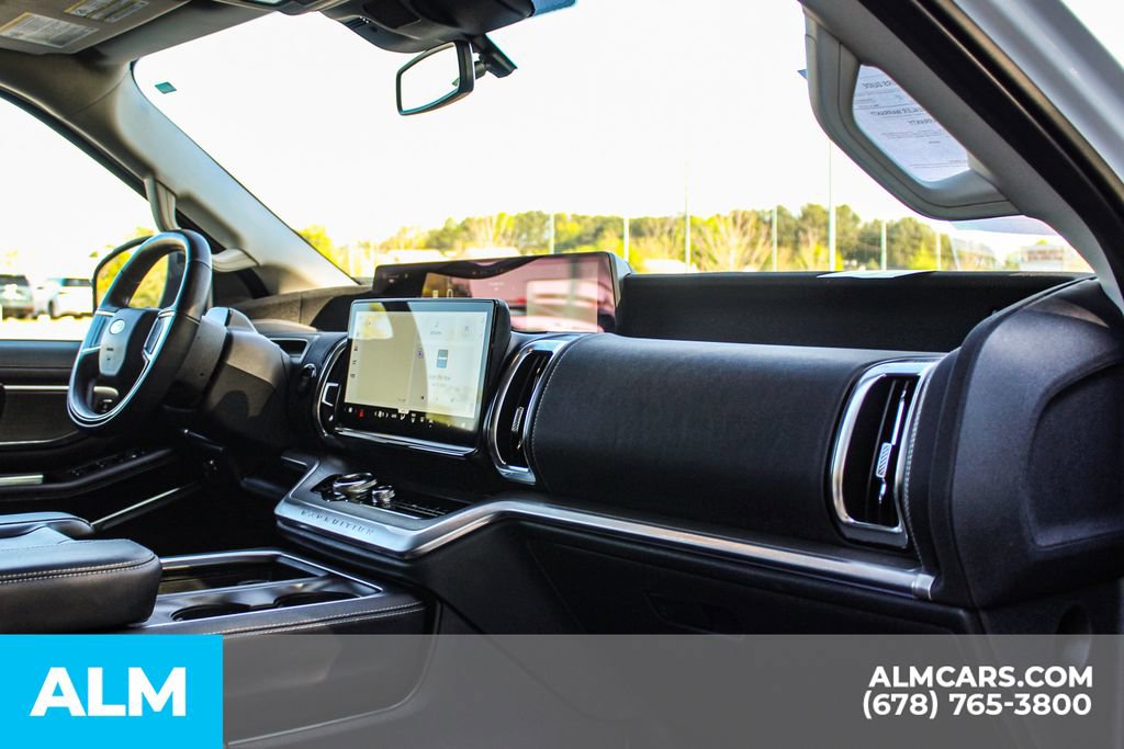 Used 2025 Ford Expedition Max Platinum AWD/4WD image 25
