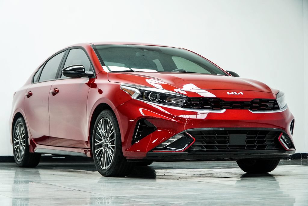 Used 2024 Kia Forte GT-Line w/ GT-Line Premium Package FWD image 4