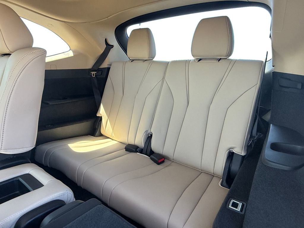 Used 2025 Acura MDX SH-AWD image 16