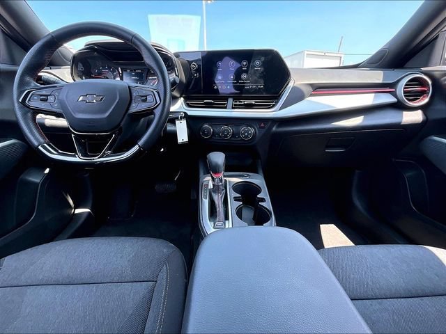 Used 2025 Chevrolet Trax RS w/ Driver Confidence Package FWD image 20