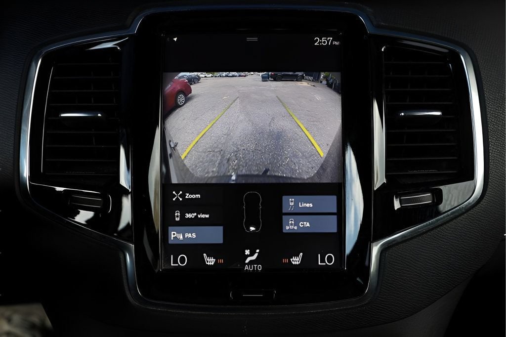 Used 2016 Volvo XC90 T6 Momentum w/ Momentum Plus Package AWD/4WD image 36