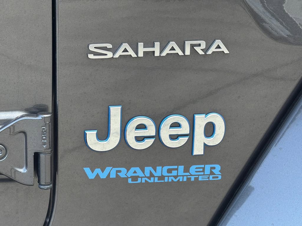 Used 2022 Jeep Wrangler Unlimited Sahara w/ Safety Group AWD/4WD image 14