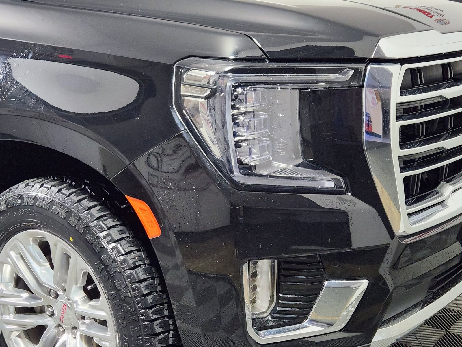 Used 2024 GMC Yukon SLT image 10