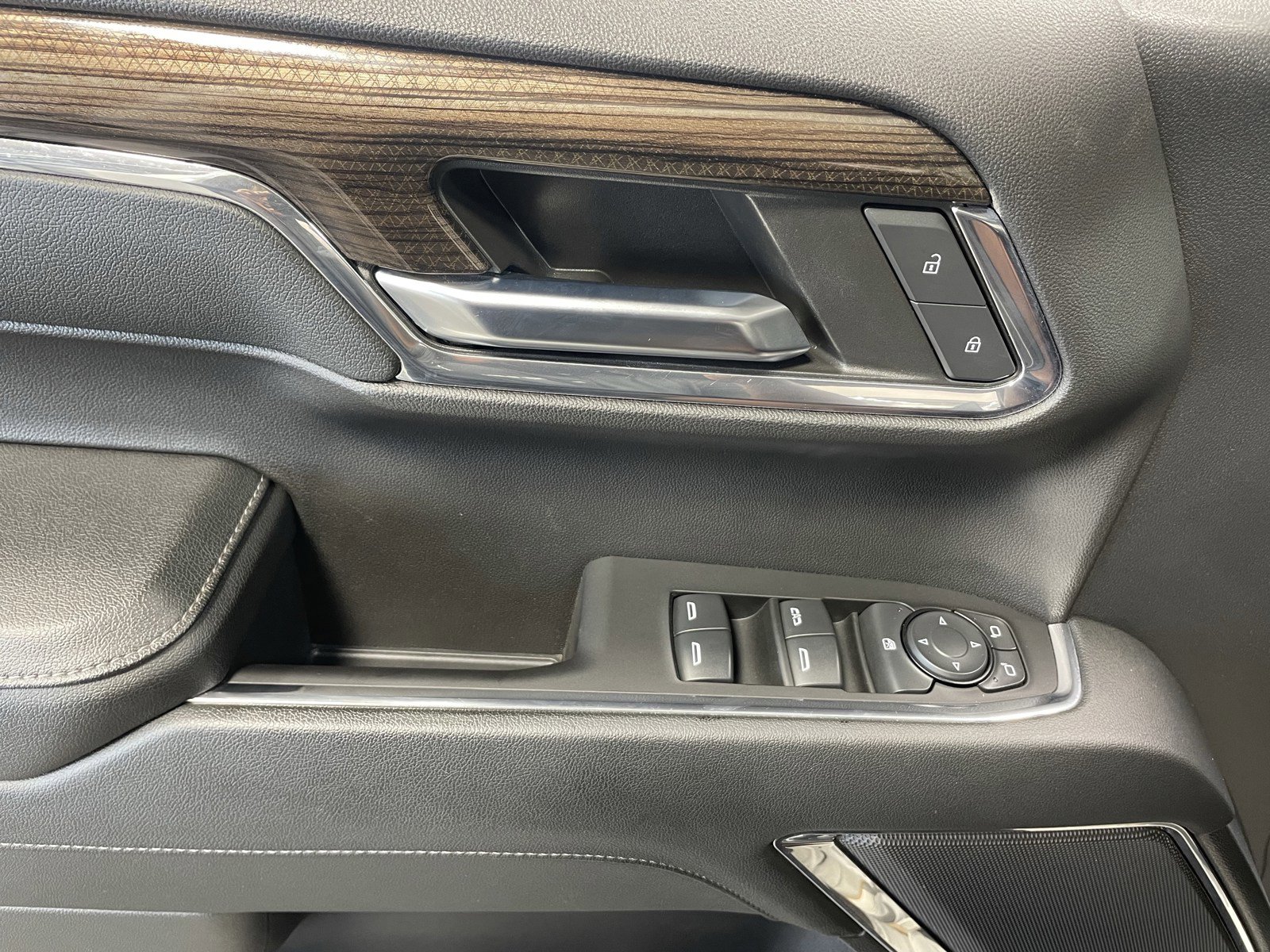 Used 2024 Chevrolet Silverado 1500 LT image 19