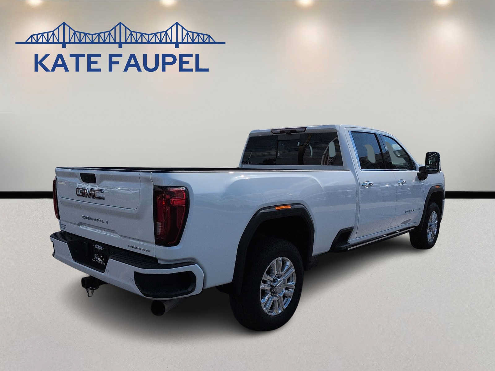 Used 2022 GMC Sierra 3500 Denali w/ Technology Package AWD/4WD image 7