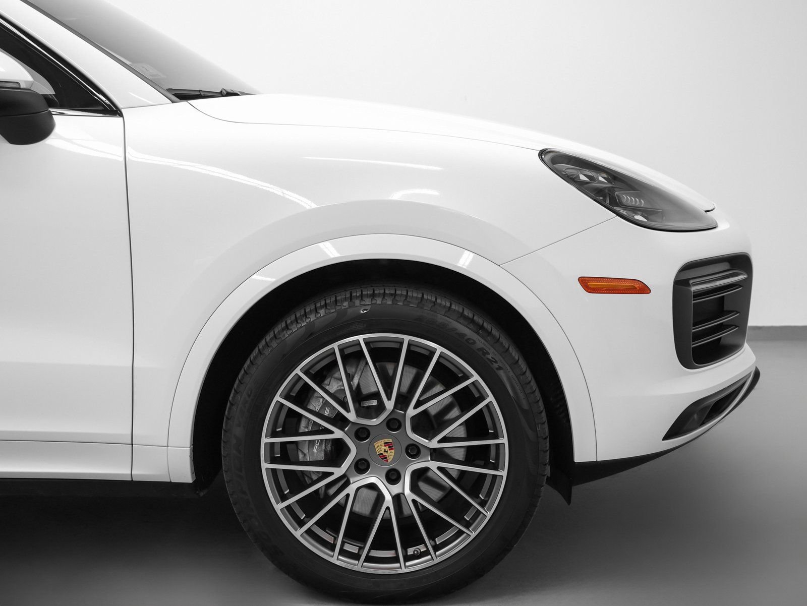 Certified 2022 Porsche Cayenne Platinum Edition image 14