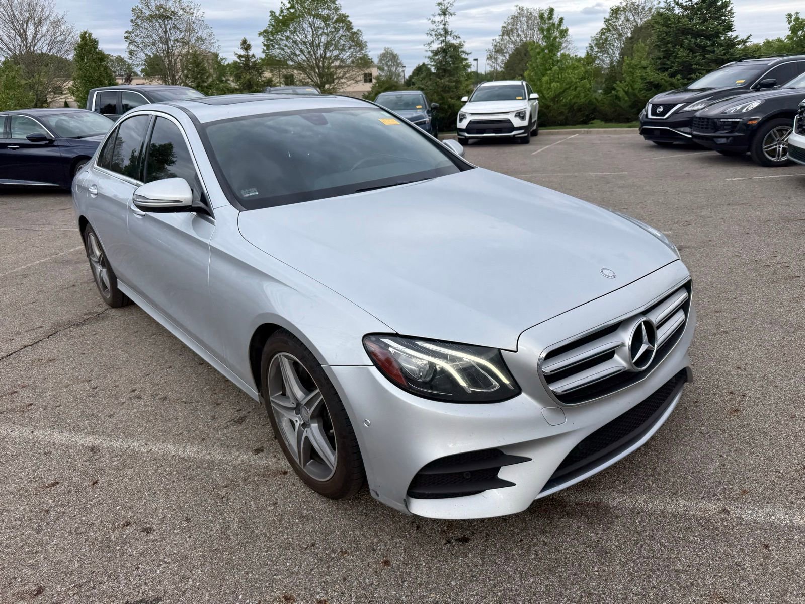 Used 2017 Mercedes-Benz E 300 4MATIC image 3