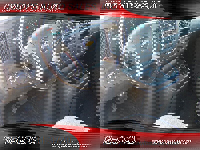 Used 2017 Chevrolet Express 3500 LT w/ LT Preferred Equipment Group image 2