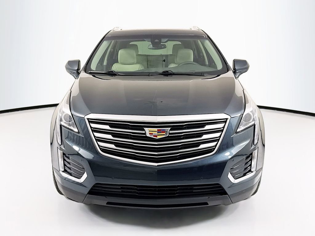Used 2019 Cadillac XT5 Luxury FWD image 2