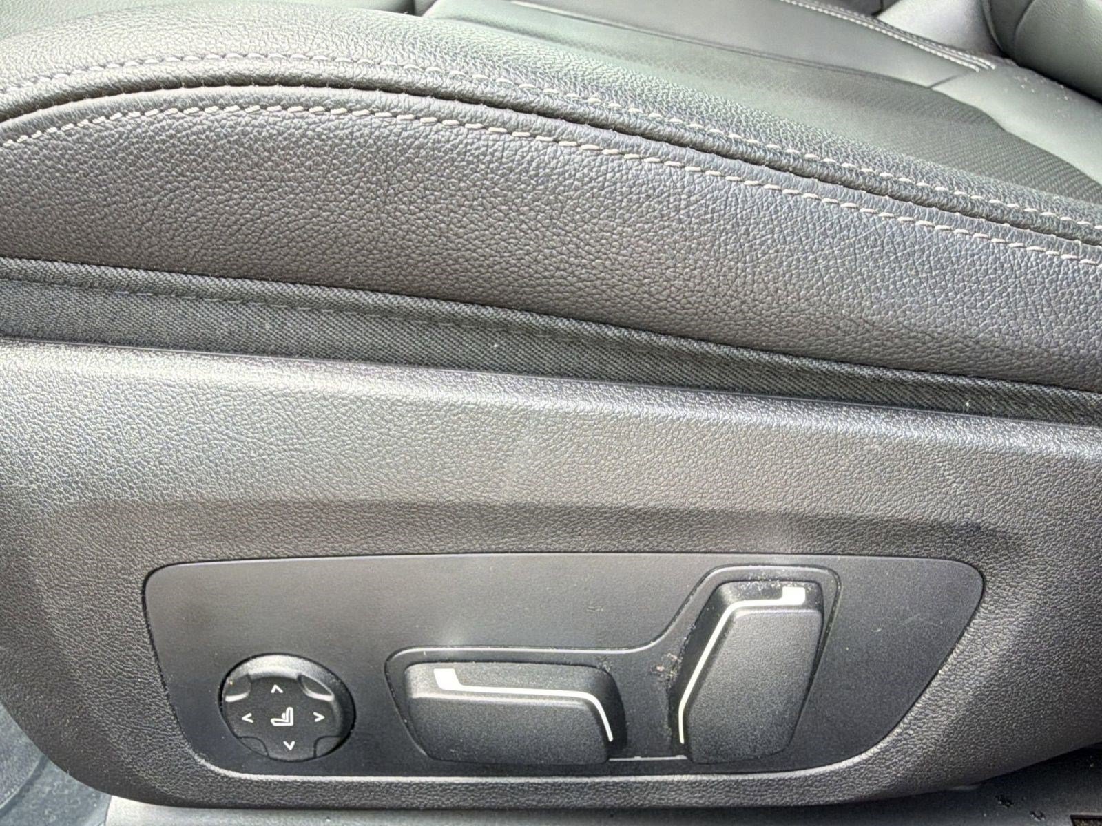 Used 2025 BMW M340i RWD image 14