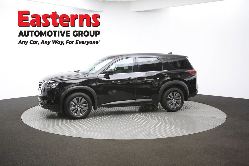 Used 2024 Nissan Pathfinder S image 59