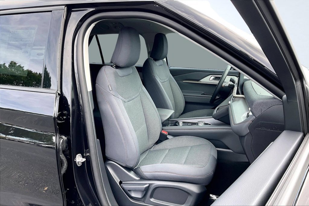 New 2026 Ford Explorer Active RWD image 10