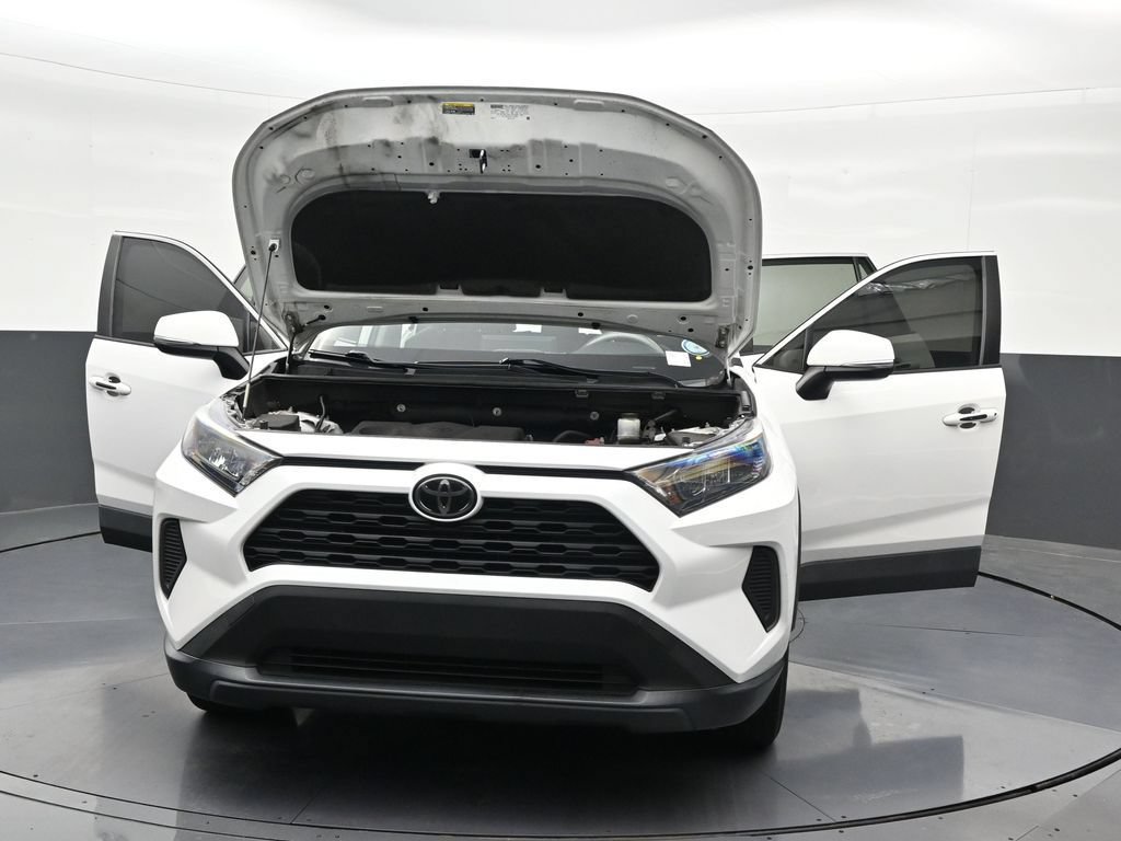 Used 2020 Toyota RAV4 LE FWD image 36