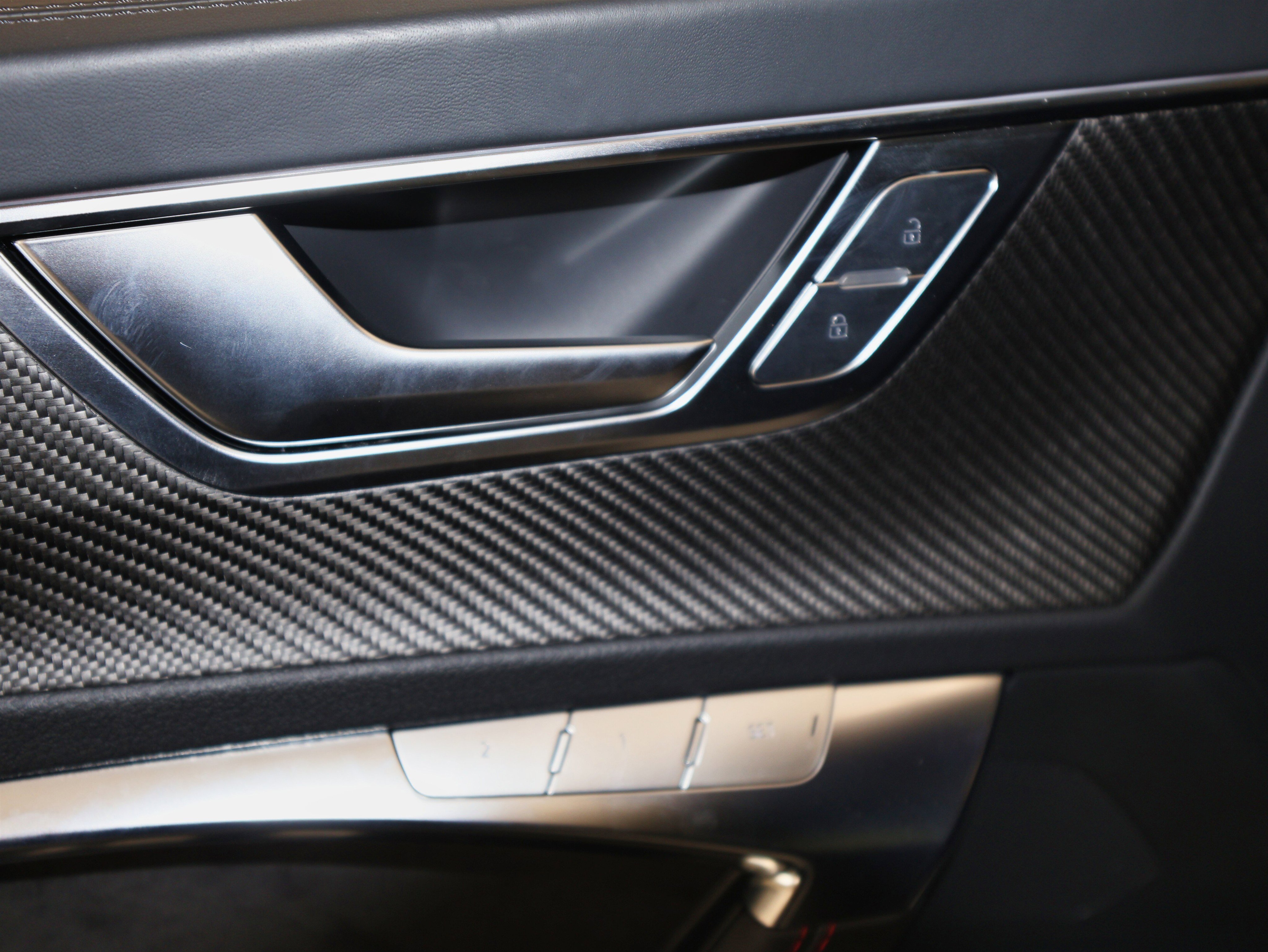 Used 2021 Audi RS 6 w/ Executive Package image 28