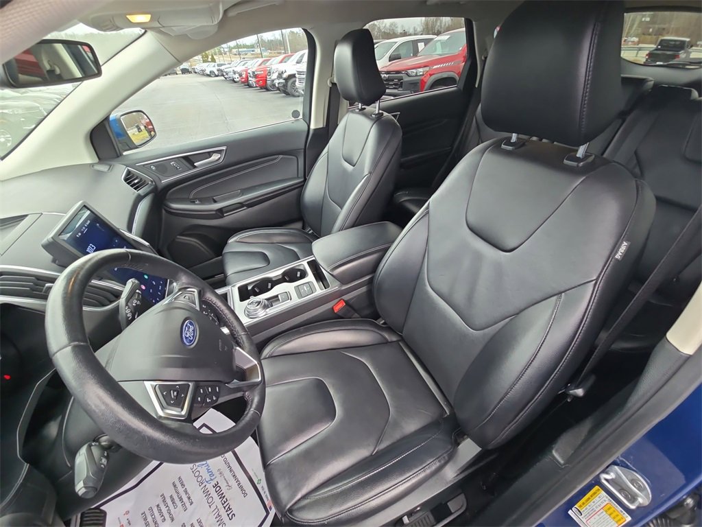 Used 2022 Ford Edge Titanium image 17