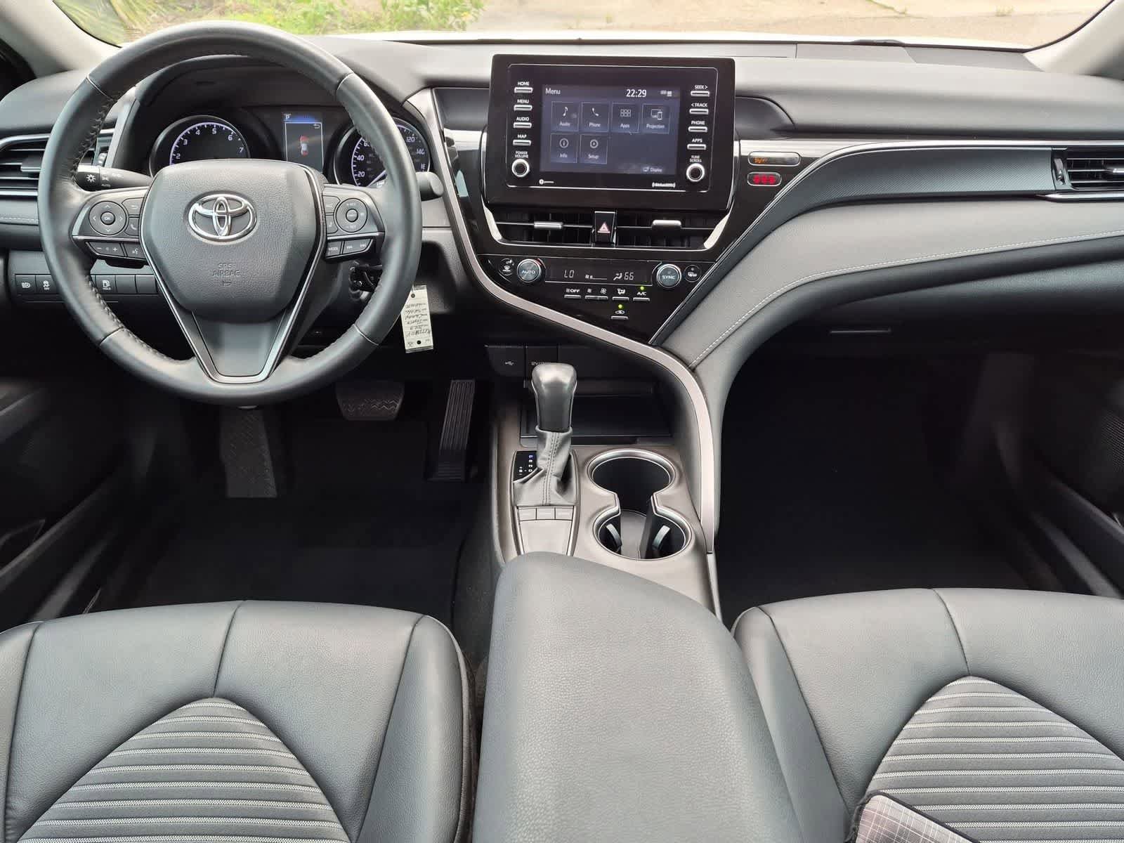 Used 2023 Toyota Camry SE FWD image 18