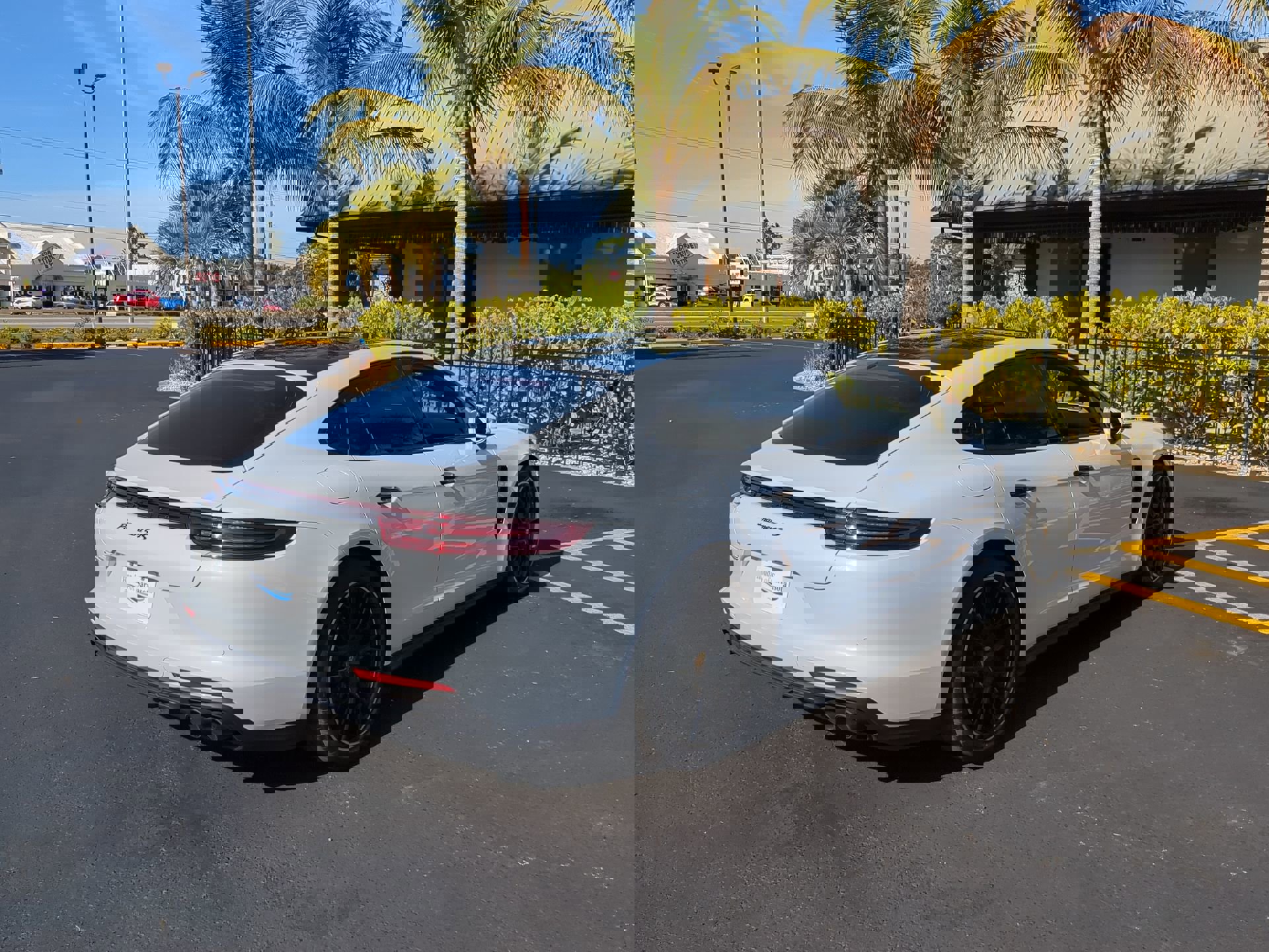 Used 2018 Porsche Panamera 4S w/ Premium Package Plus image 6