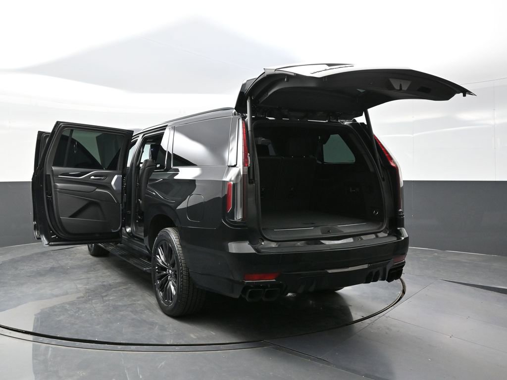 Certified 2024 Cadillac Escalade ESV V w/ LPO, ONYX Package image 39