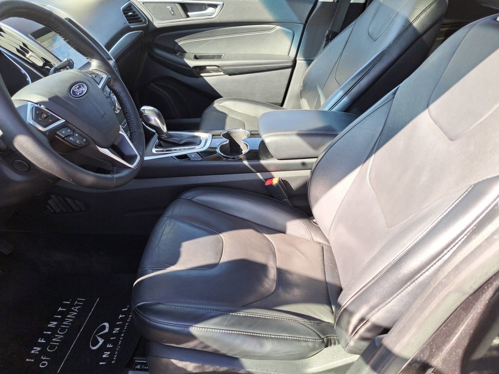 Used 2018 Ford Edge Titanium w/ Equipment Group 301A image 22