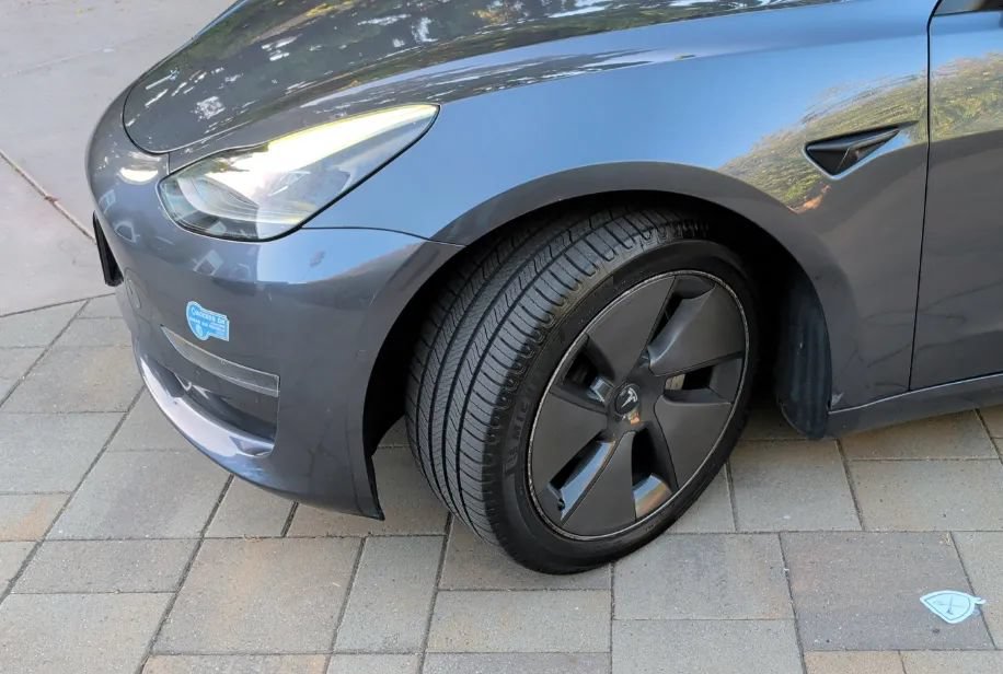 Used 2021 Tesla Model 3 Standard Range Plus RWD image 3