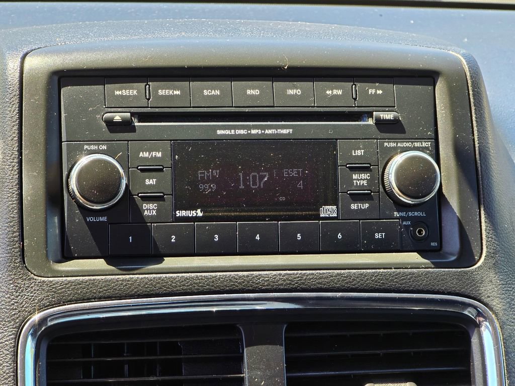 Used 2016 Dodge Grand Caravan SXT image 4