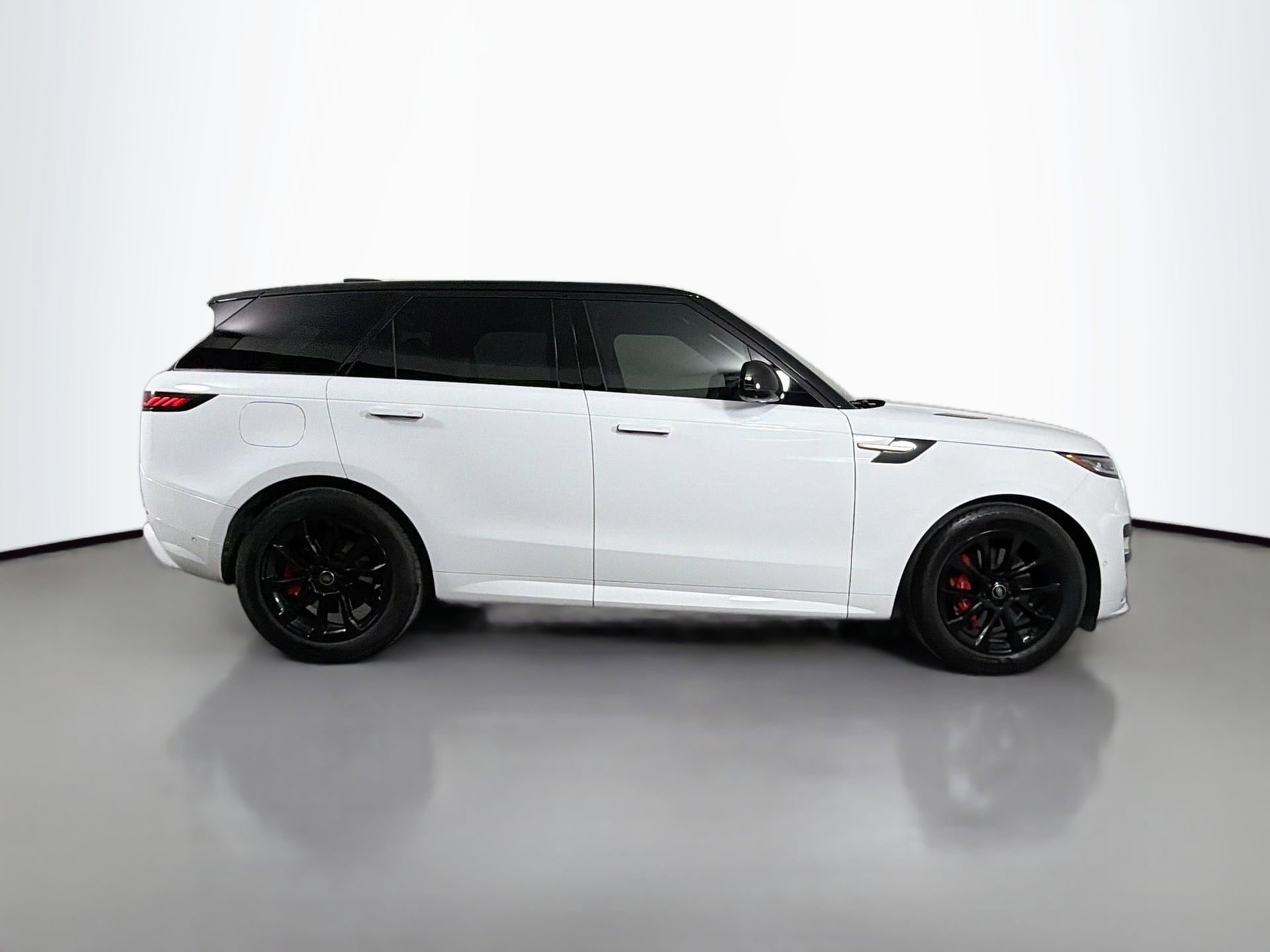 Certified 2024 Land Rover Range Rover Sport Dynamic SE image 4