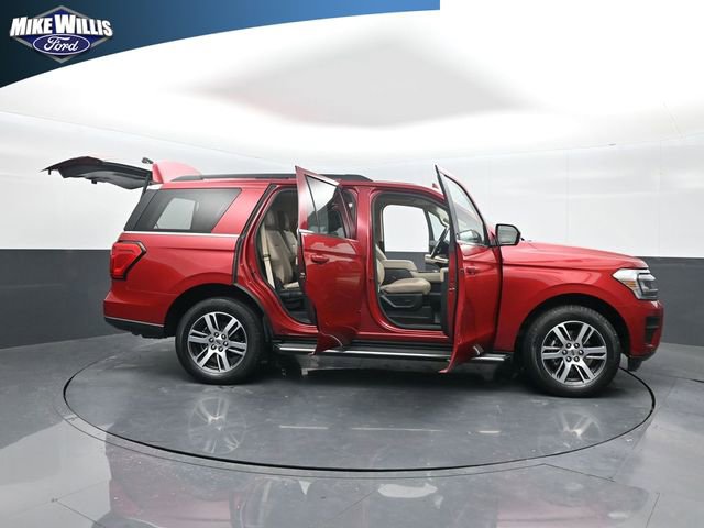 Used 2022 Ford Expedition XLT image 27