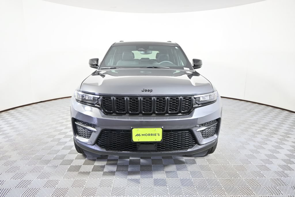 Used 2023 Jeep Grand Cherokee Altitude AWD/4WD image 10