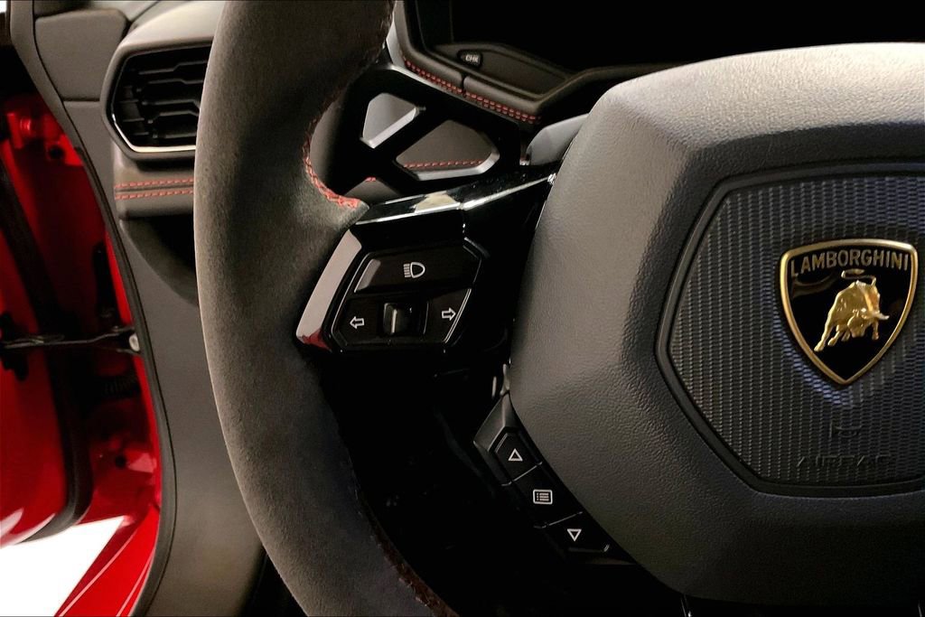 Used 2021 Lamborghini Huracan EVO RWD image 23