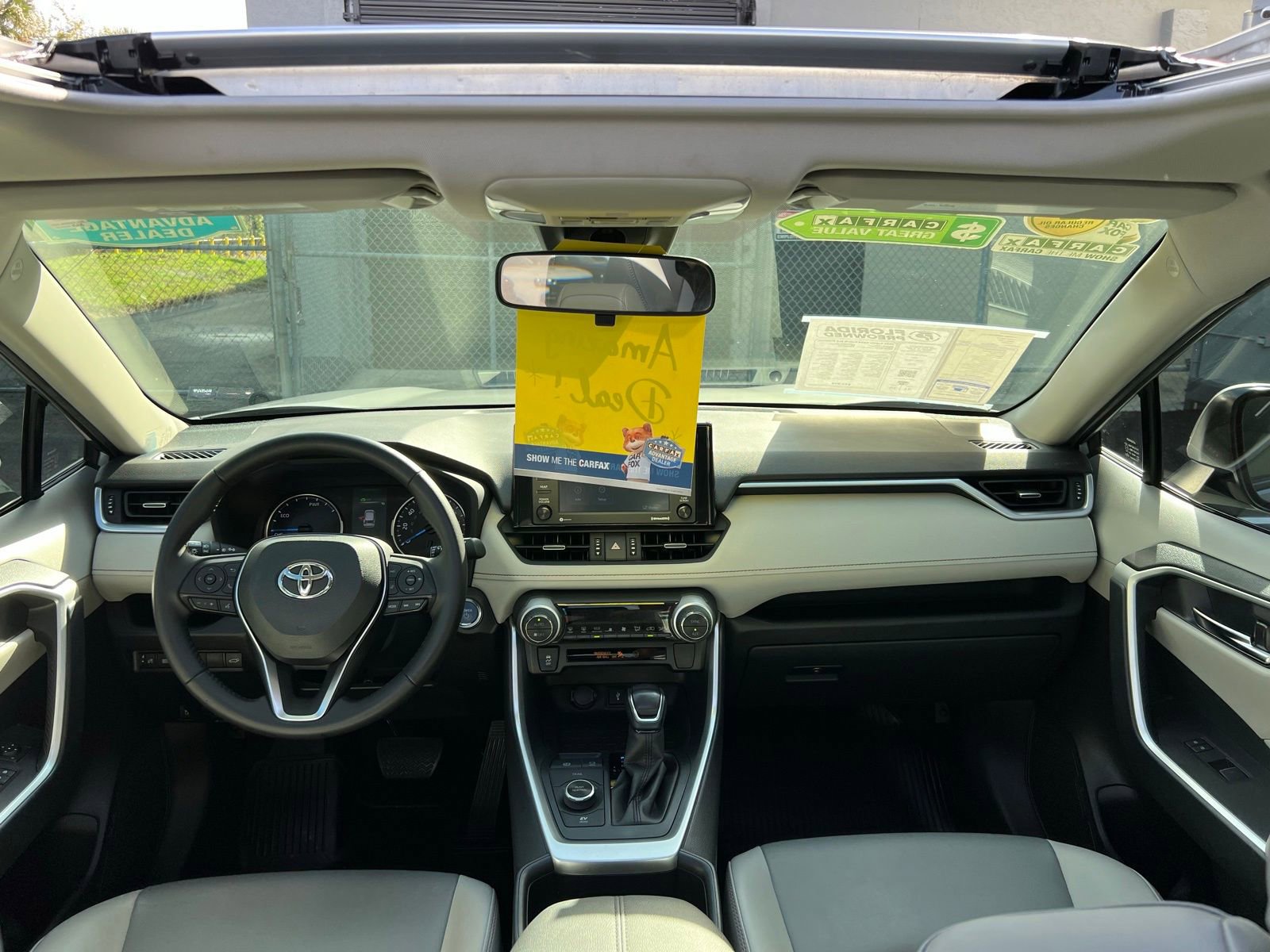 Used 2022 Toyota RAV4 XLE Premium image 45