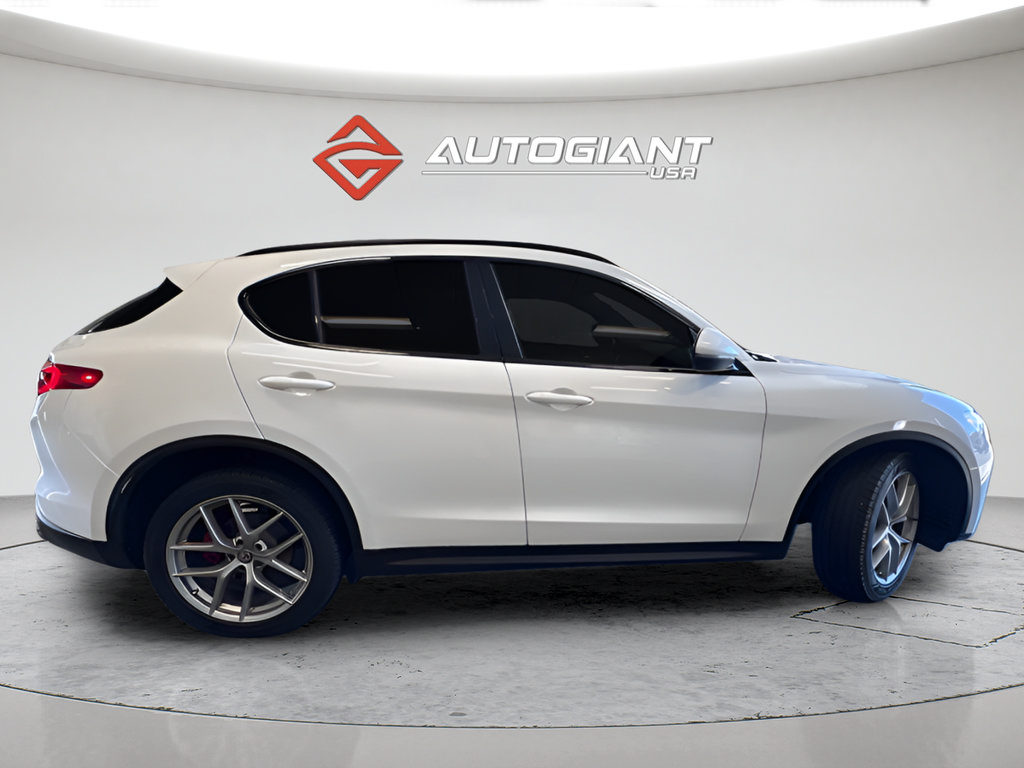 Used 2018 Alfa Romeo Stelvio Ti Sport AWD/4WD image 5