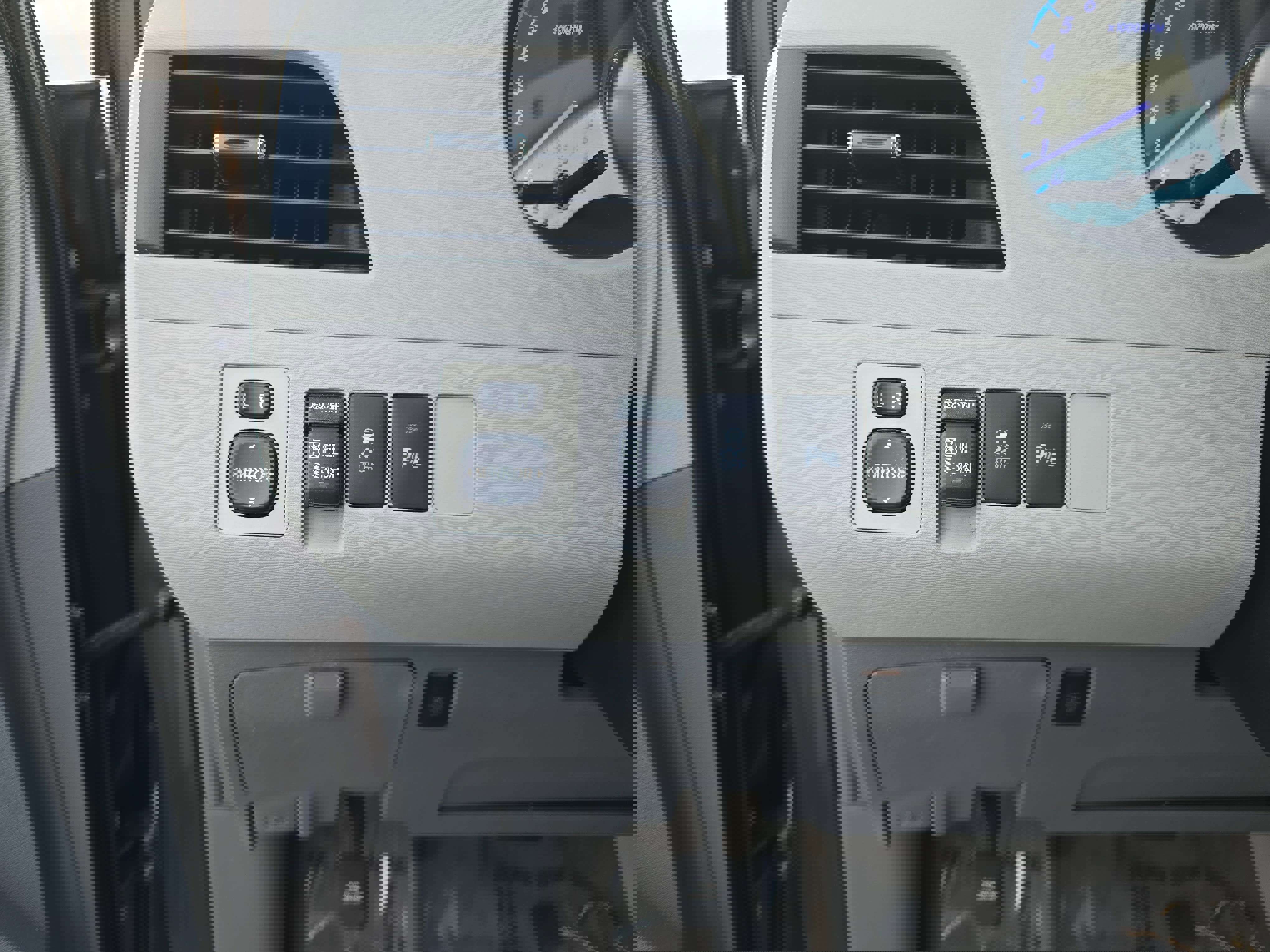 Used 2011 Toyota Sienna XLE image 28