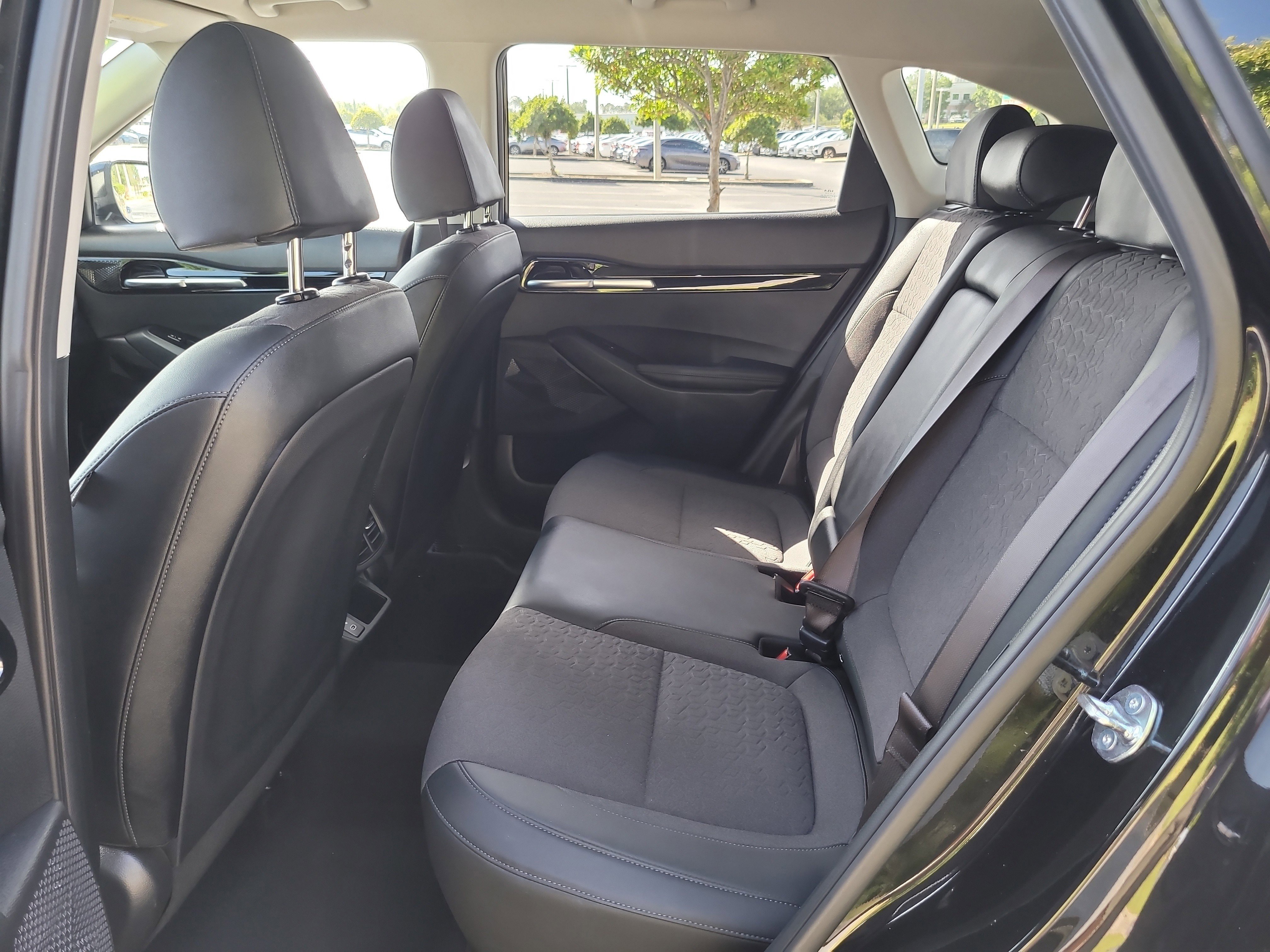 Used 2025 Kia Seltos S image 14