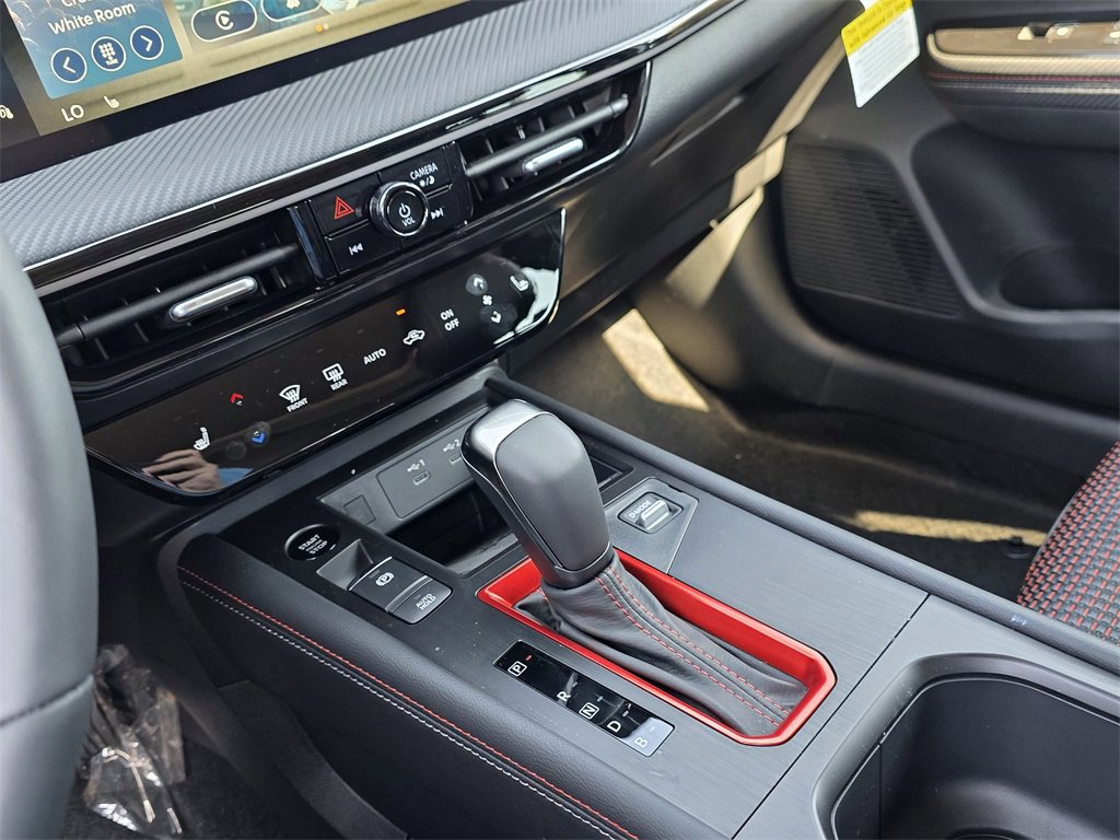 New 2025 Nissan Kicks SR w/ SR Premium Package image 18