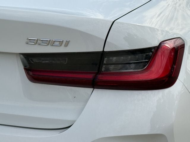 Used 2025 BMW 330i xDrive Sedan AWD/4WD image 7