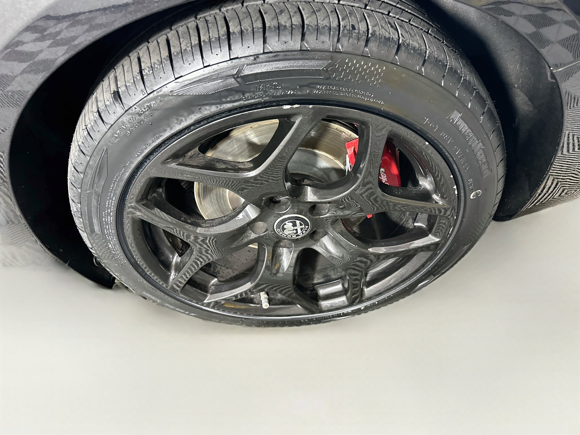 Used 2022 Alfa Romeo Giulia Ti RWD image 11