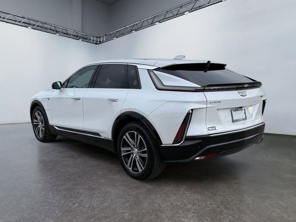 Used 2024 Cadillac Lyriq Luxury image 5