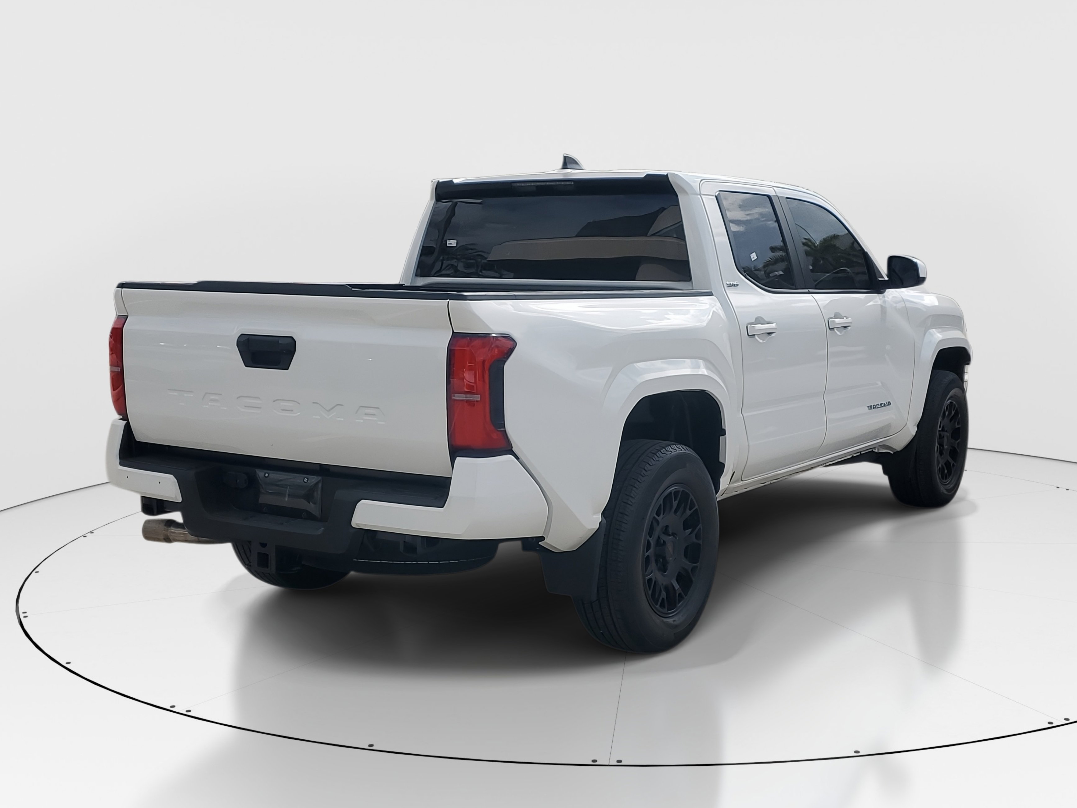 Certified 2025 Toyota Tacoma SR5 image 3
