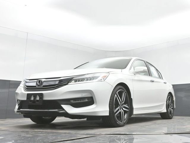 Used 2017 Honda Accord Touring image 41