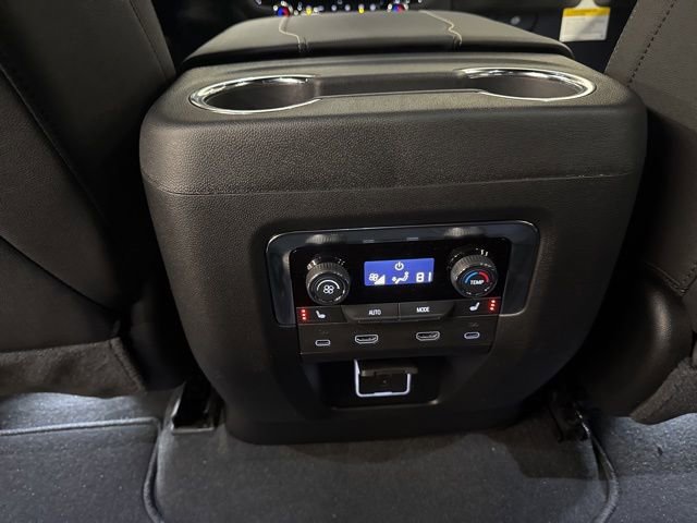 New 2026 Chevrolet Suburban Premier image 23