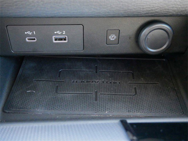 Used 2025 Mitsubishi Outlander SEL image 23