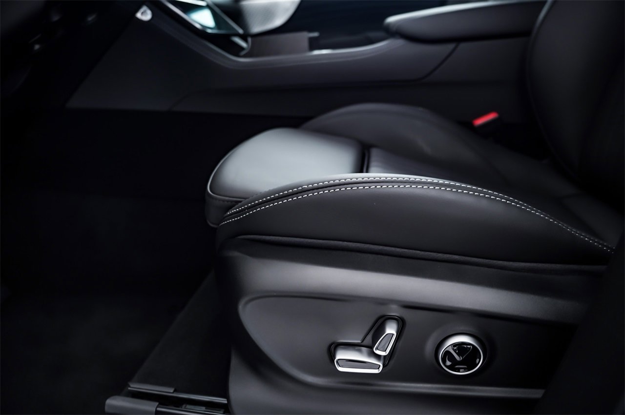 New 2025 Maserati Grecale GT image 26