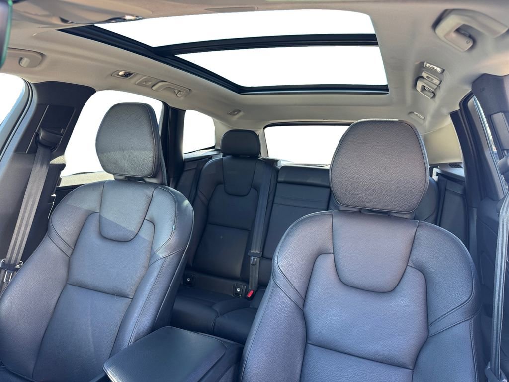 Used 2021 Volvo XC60 T5 Momentum image 18