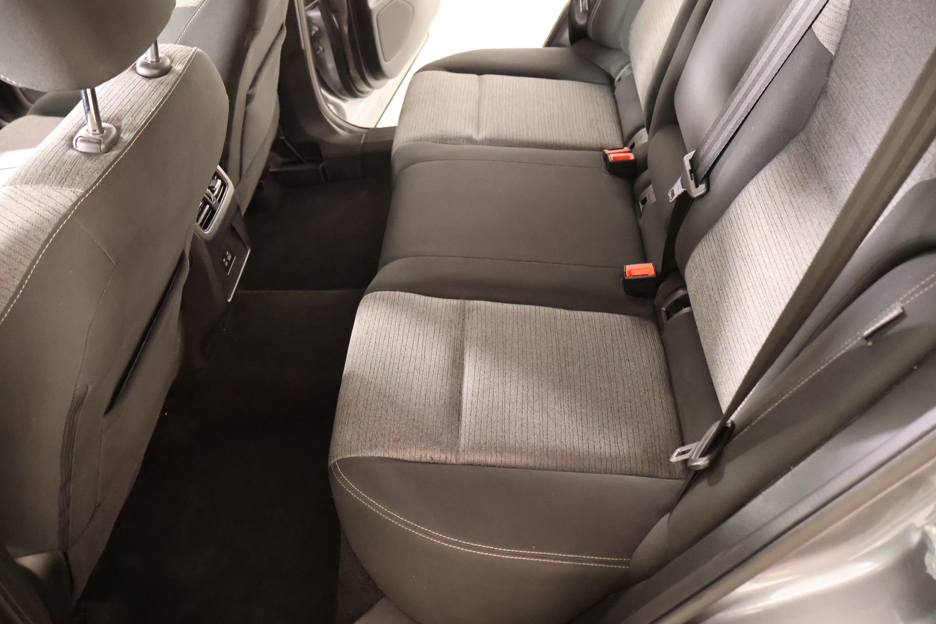 Used 2021 Nissan Rogue SV image 11