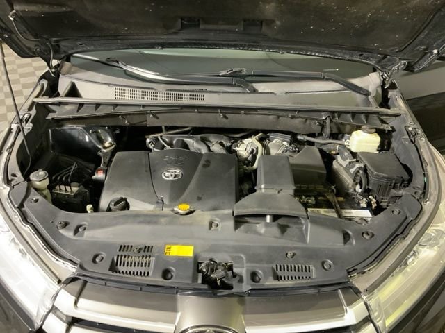 Used 2017 Toyota Highlander XLE image 38