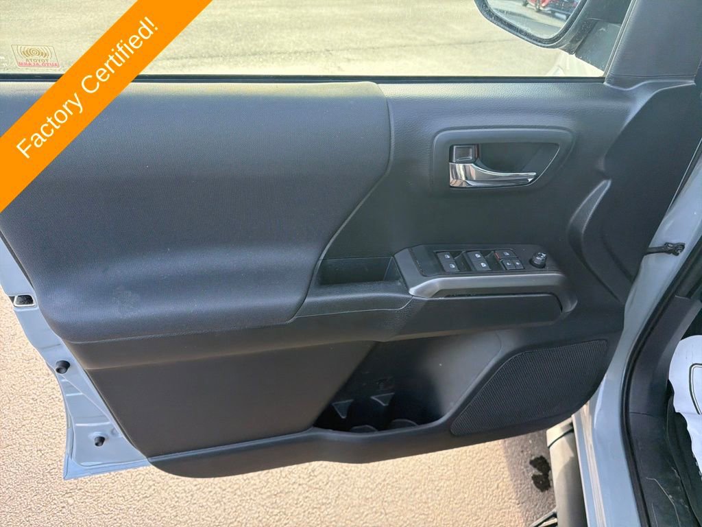 Used 2019 Toyota Tacoma TRD Sport image 9