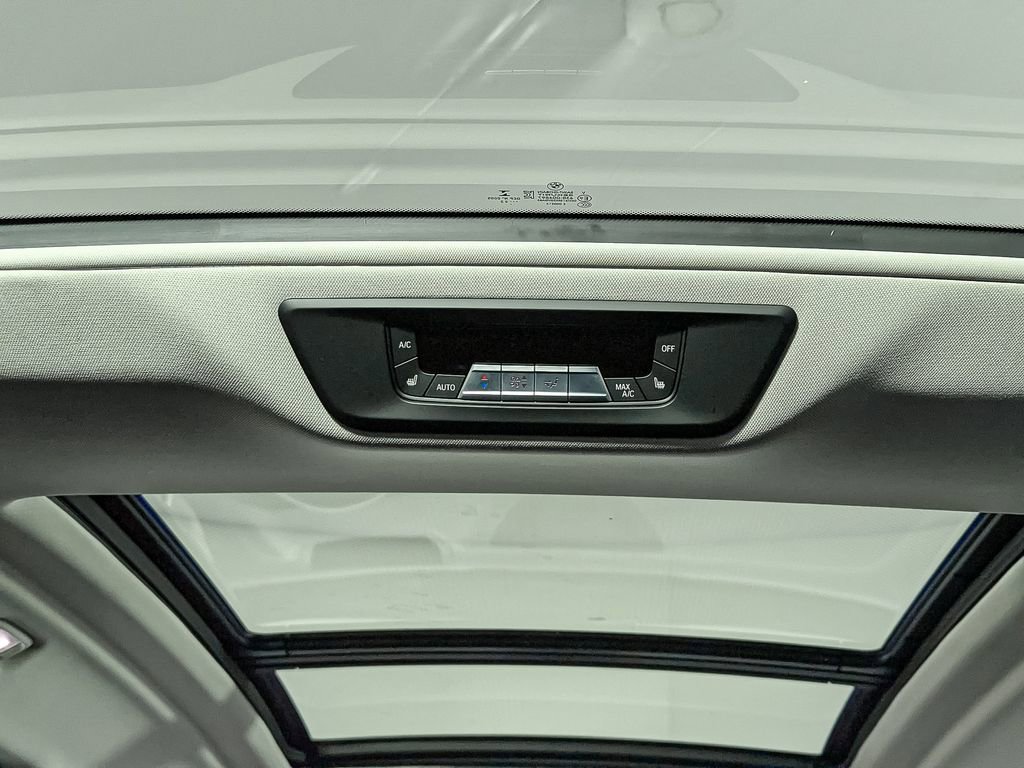 Used 2022 BMW X7 xDrive40i w/ Executive Package image 53