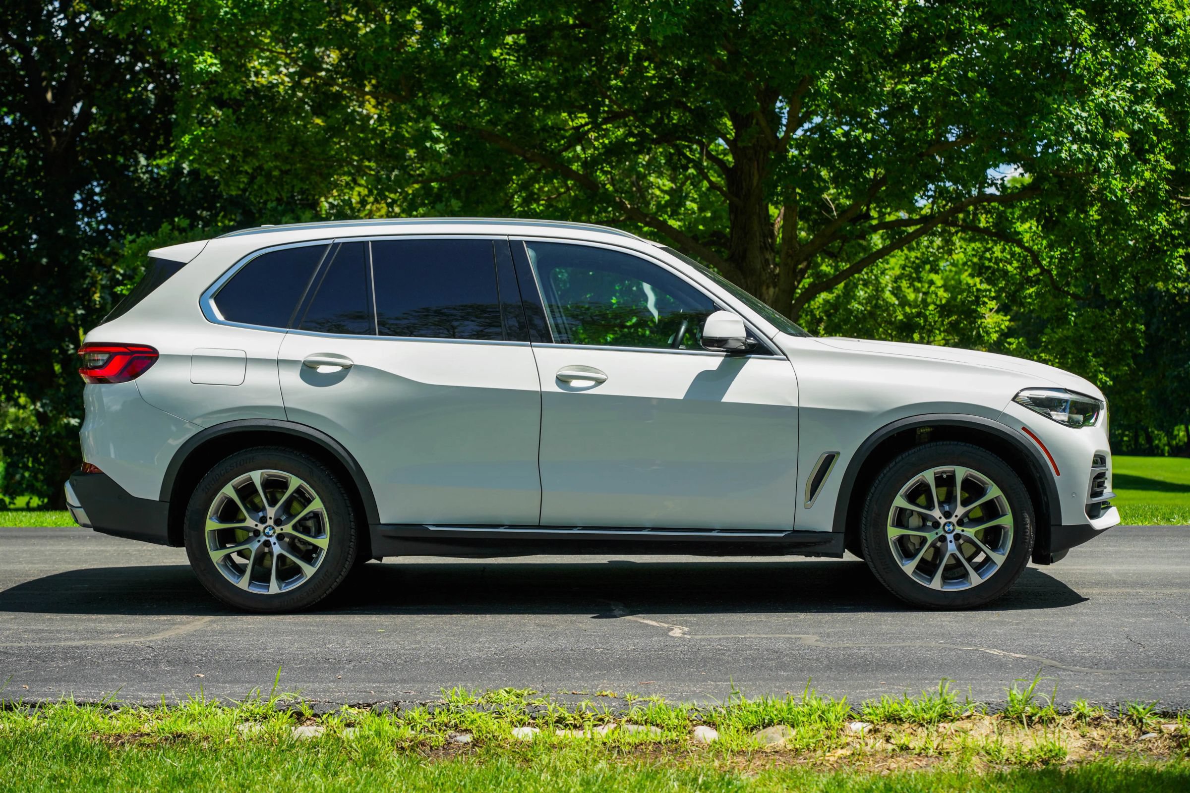 Used 2019 BMW X5 xDrive40i w/ Convenience Package AWD/4WD image 4
