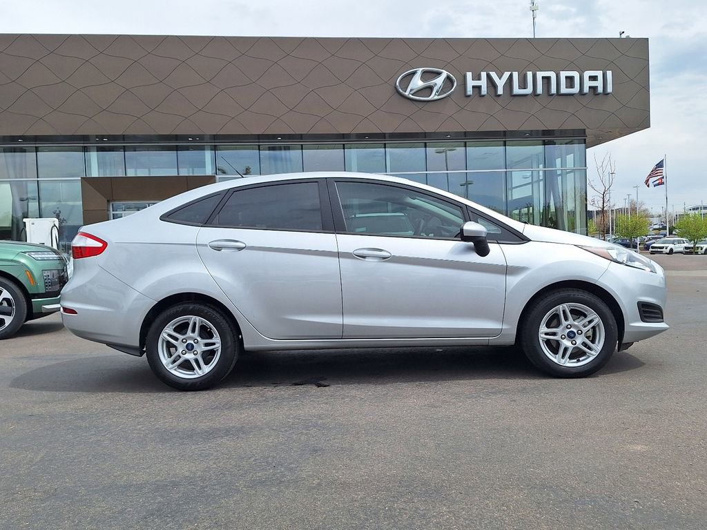 Used 2019 Ford Fiesta SE image 2